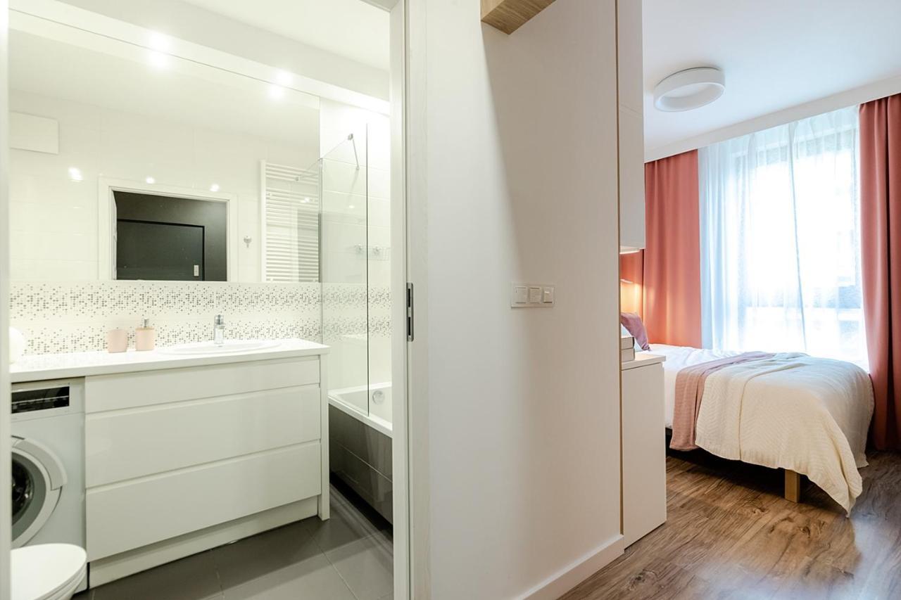 Studio Wola Apartament Kasprzaka - Wifi + Smart Tv Varsovie Extérieur photo