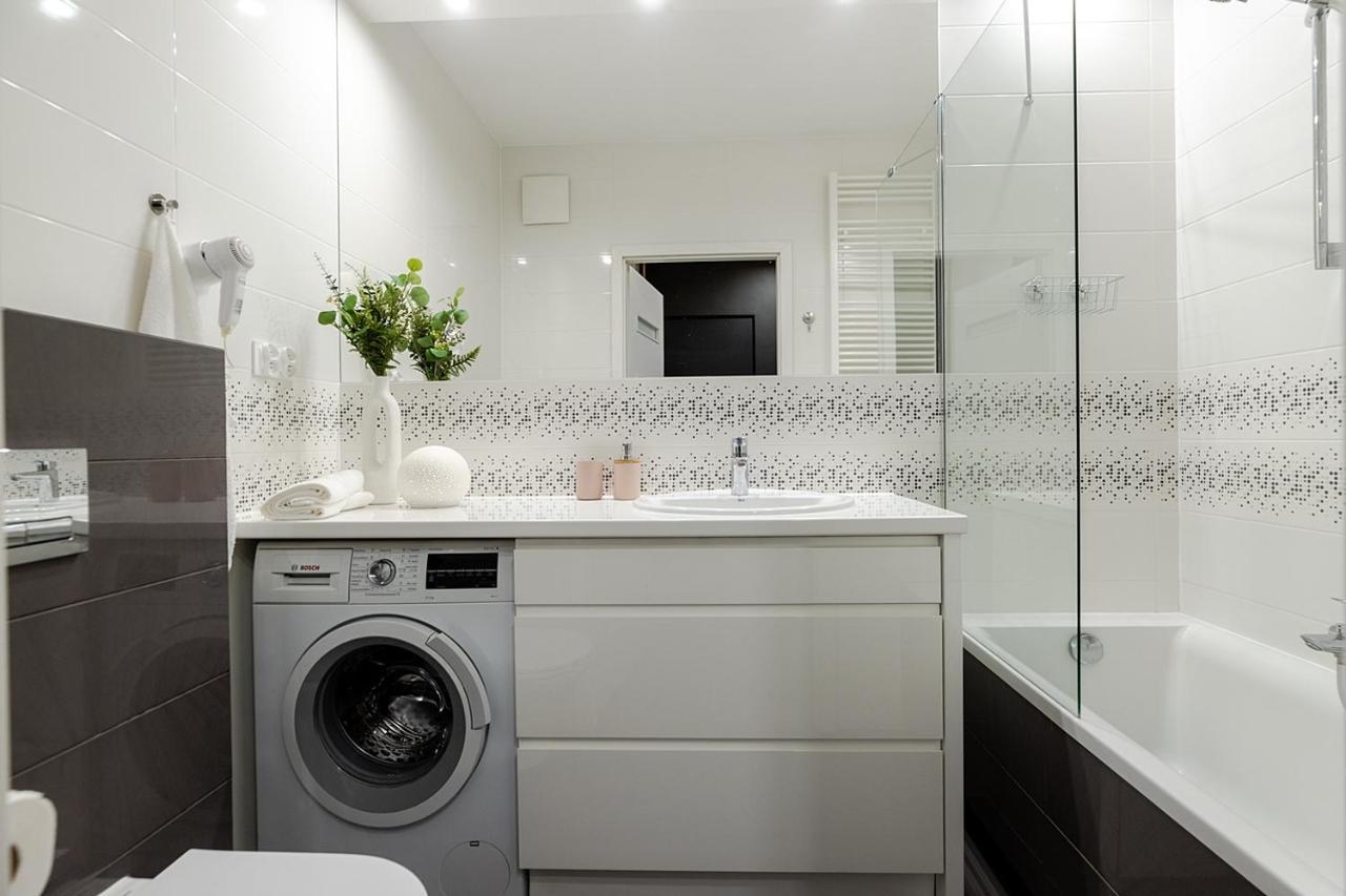 Studio Wola Apartament Kasprzaka - Wifi + Smart Tv Varsovie Extérieur photo